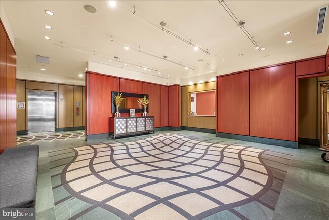 Building Photo - 400 Massachusetts Ave NW Unit 820
