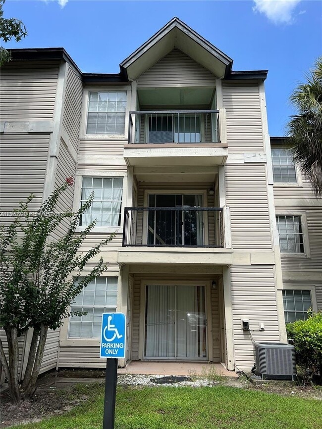 1948 Lake Atriums Cir Unidad 124