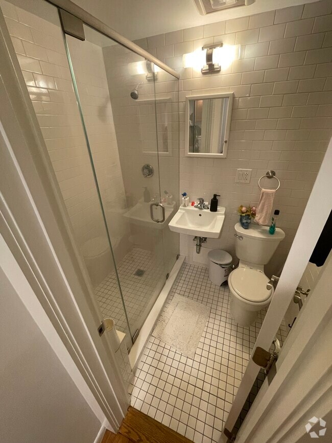 Building Photo - 15 Euston Rd Unit 14 Rental