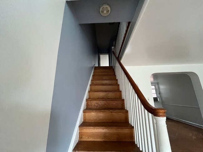 Photo - 3140 Longshore Ave