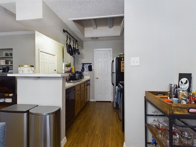 Photo - 915 W 23rd St Unit 104