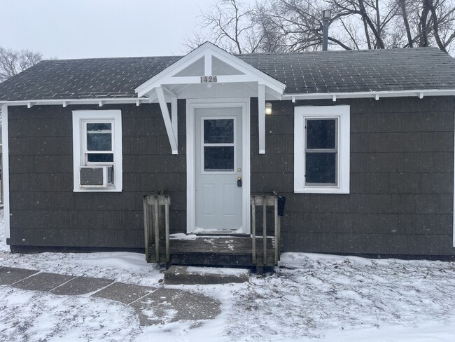 Building Photo - 1426 1st St