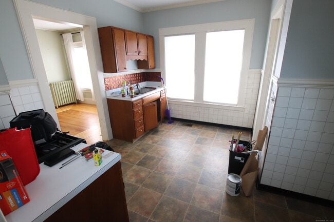 Photo - 328 New London Turnpike