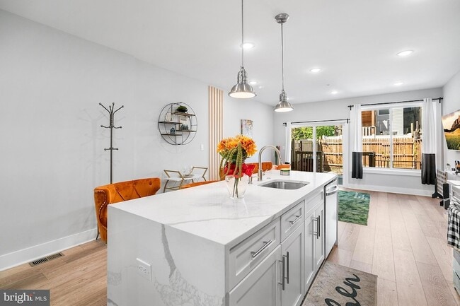 Photo - 1924 N 6th St Unit 2