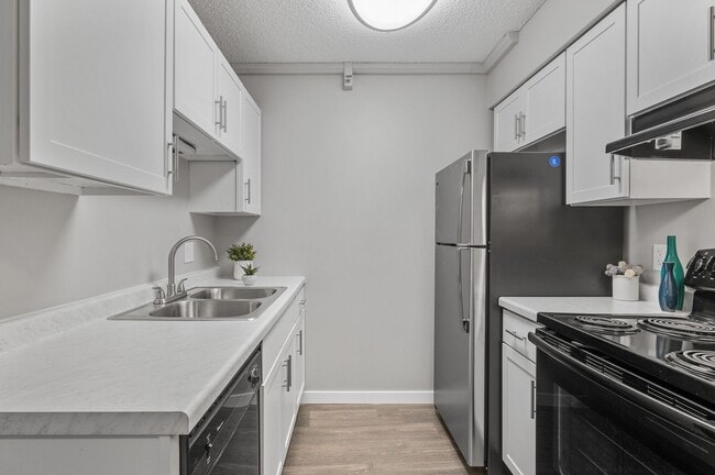 Photo - Hillcrest Place Apartments