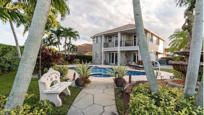 Building Photo - 7831 SW 164th Ave Rental