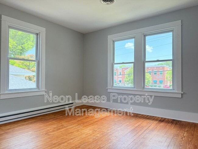 Photo - 880 S State St Unidad #2
