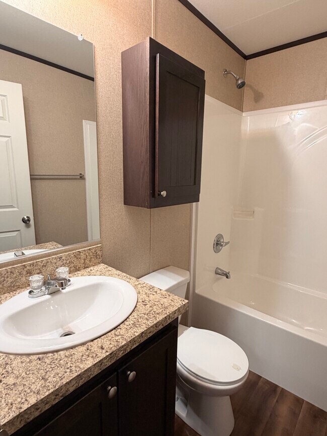 Photo - 180 Parker Lake Dr