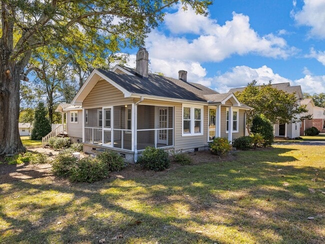Photo - Spacious 3 BR, 2 BA Home, Screened Porch w...