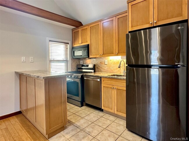 Photo - 53-56-56 72nd Pl