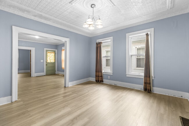 Building Photo - 911 Kirkpatrick St Rental
