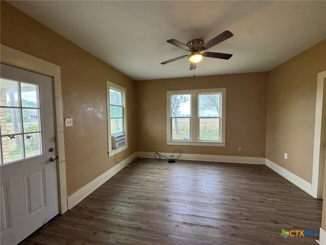 Photo - 1451 Old Seguin Luling Rd