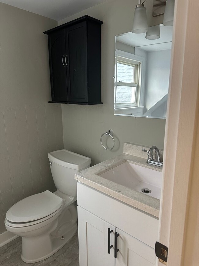 1317 Stoughton Ave Unit 1317 1/2