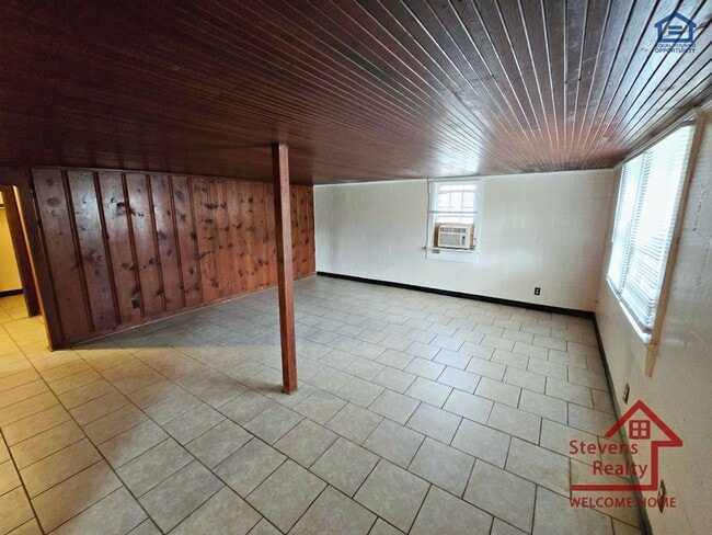 Photo - 1364 Crescent Dr