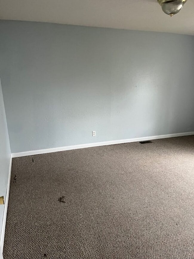 Photo - Cozy Multi-Level Living Close to Downtown