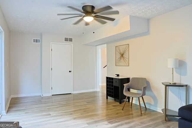 Photo - 4411 Flakes Mill Rd