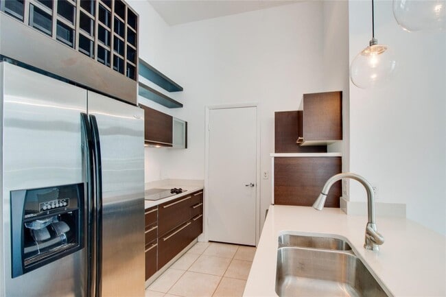 Photo - 1900 N bayshore Dr Unit 912