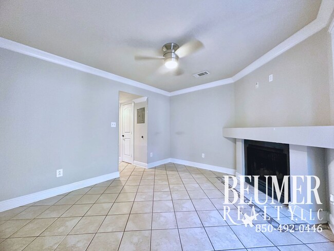 Photo - 2br 1.5 ba End Unit Townhome for Rent