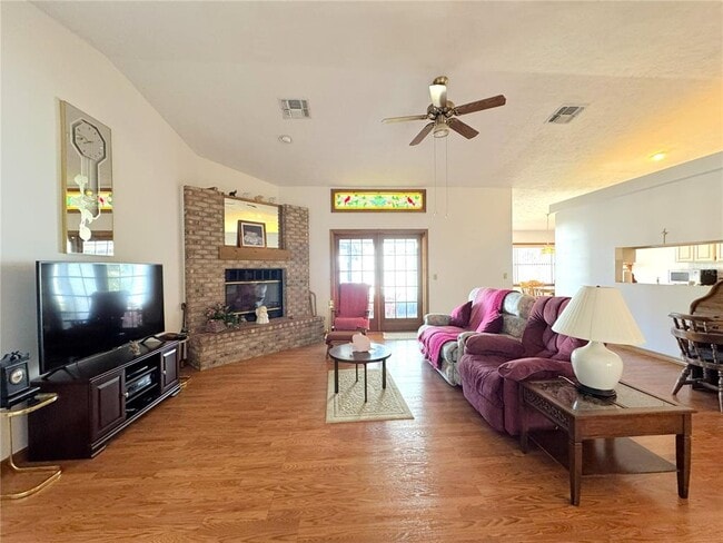 Photo - 824 Old Floral City Rd