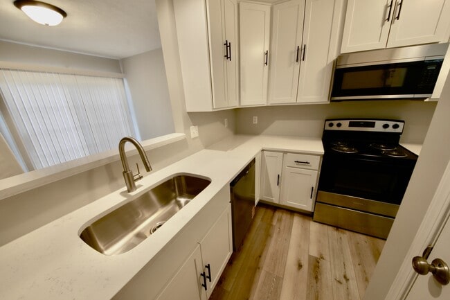 Photo - 2813 S Walnut St