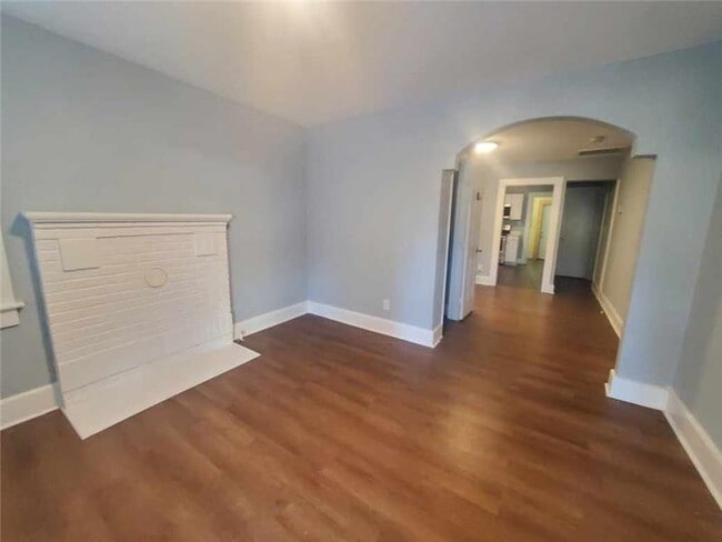 Photo - 711 W 42nd St