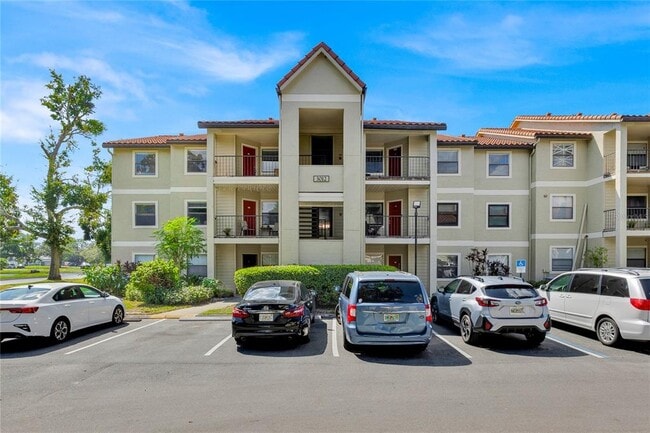 Building Photo - 3012 Parkway Blvd Unit 303 Rental