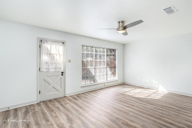 Photo - "Charming 2-Bed, 2-Bath Townhouse with Granite Elegance on East Stephenson!"