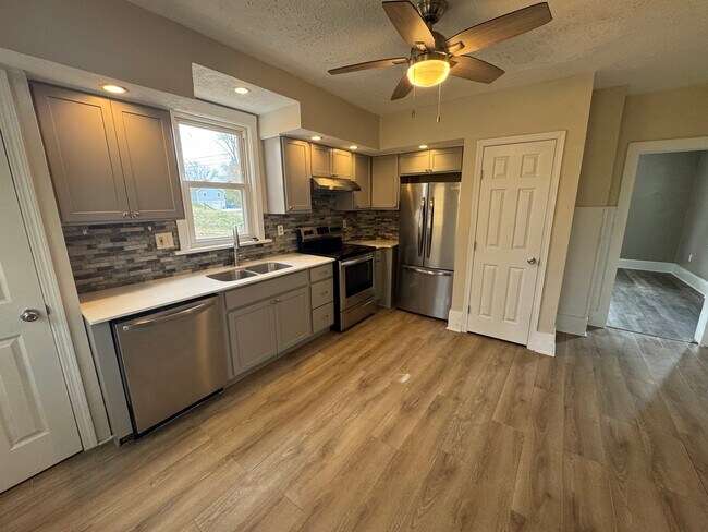 Photo - 834 W Martin St