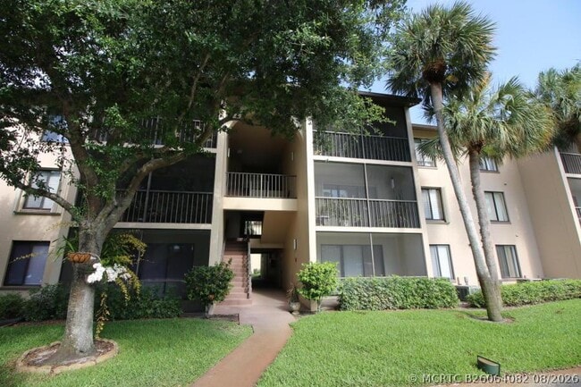Building Photo - 201 Foxtail Dr Unit C1