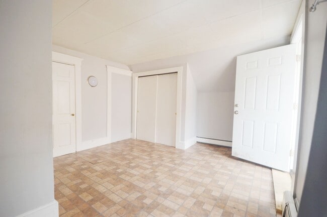Photo - 19-19 Walnut St Unit #3