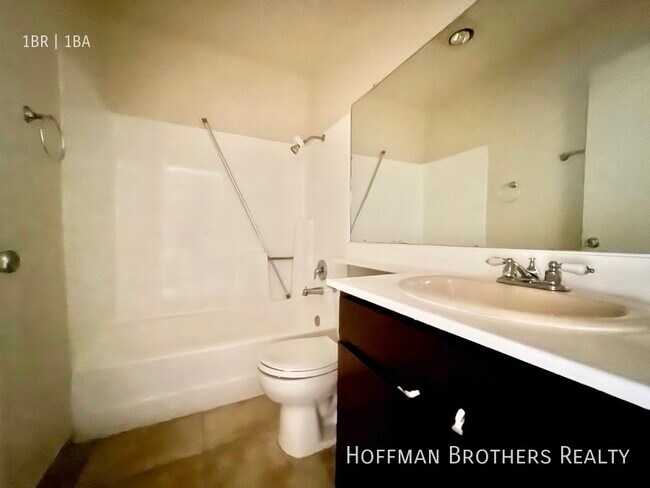 Photo - 8900 Burnet Ave Unidad 123