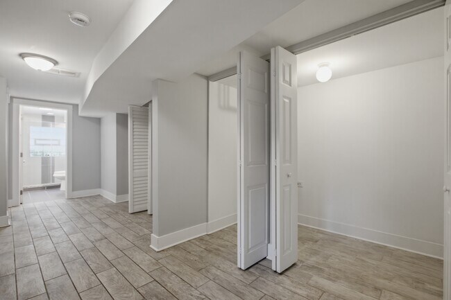 5555 N Magnolia Ave Unit 5559-G