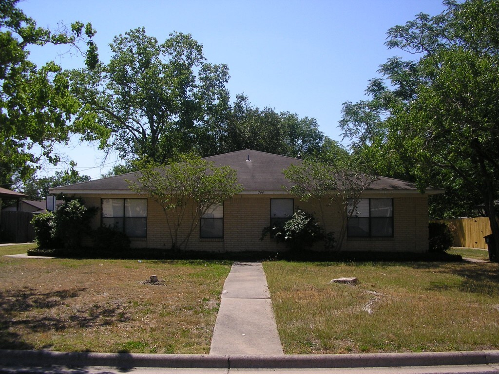 College Station - 2 bedroom / 2 bath / fen... - College Station - 2 bedroom / 2 bath / fen... House