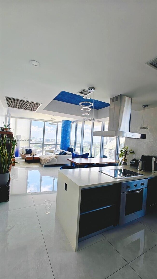 Building Photo - 1100 Biscayne Blvd Unit 2106
