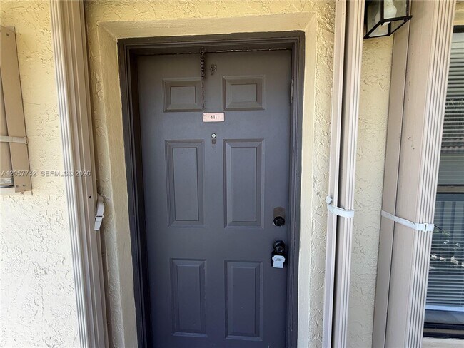 411 NW 100th Pl Unit 201