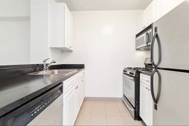 Photo - 353 E 104th St Unidad 220