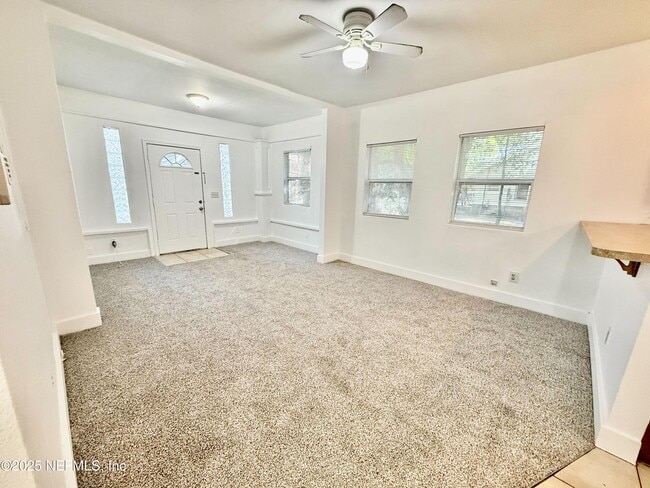 Photo - 2780 Sunnyside St