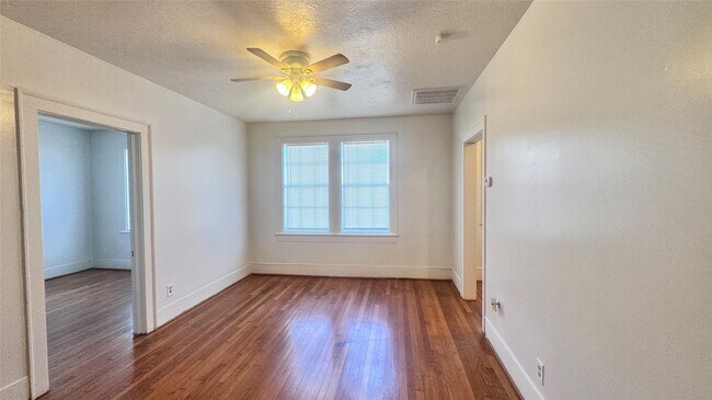 Photo - 3902 Dallas St Unit 6