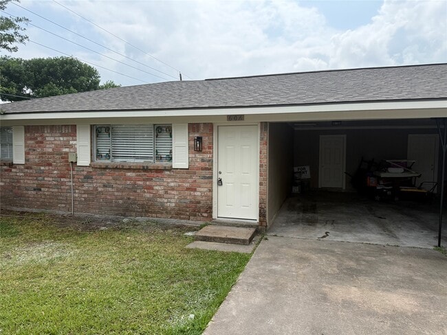 Photo - 610 County Rd 157