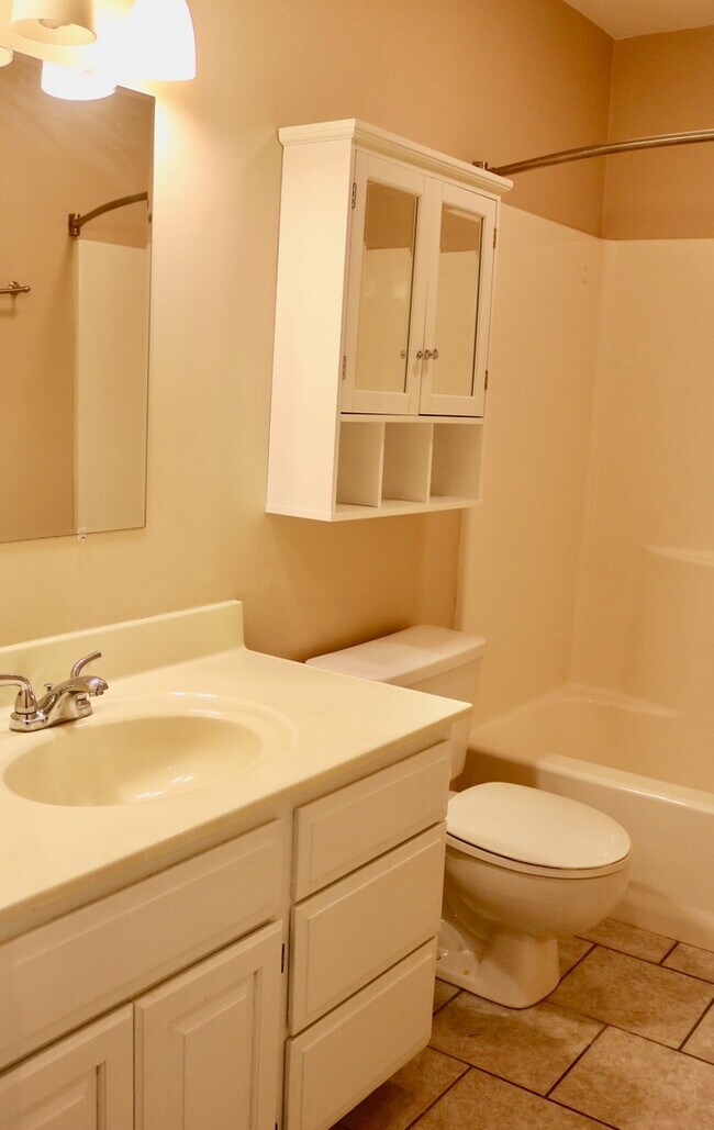 Lovely Koke Mill Duplex House House Rental in Springfield, IL