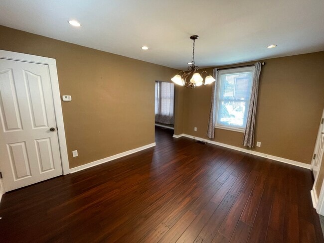 Photo - Charming 2BR Home with Large Yard & Porch in Mount Washington