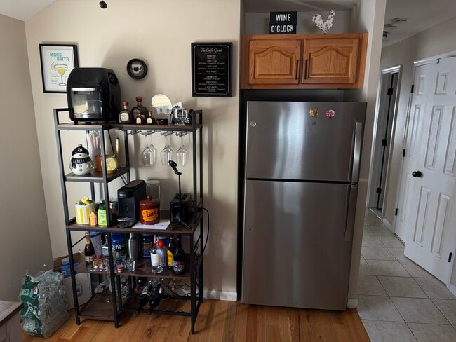 323 Sheldon Ave Unit Top floor