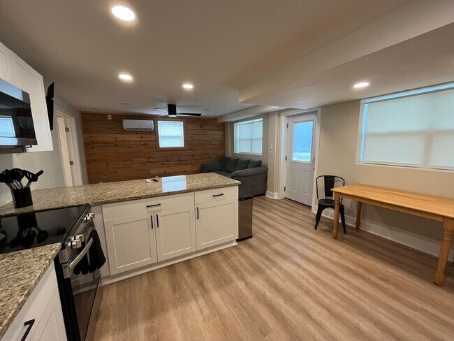 Photo - 254 Third St Unidad A