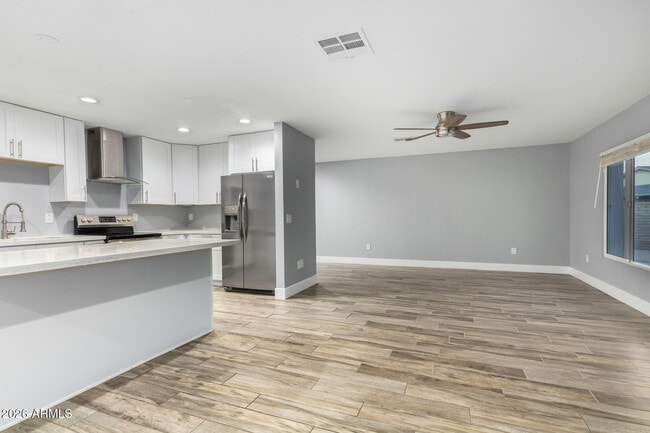 Photo - 3520 S Poplar St