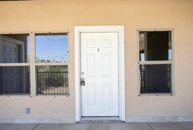 Building Photo - 5601 Cuenca Dr Unit F