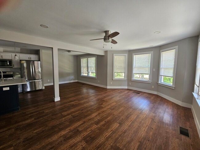 Photo - 4 W De Soto St