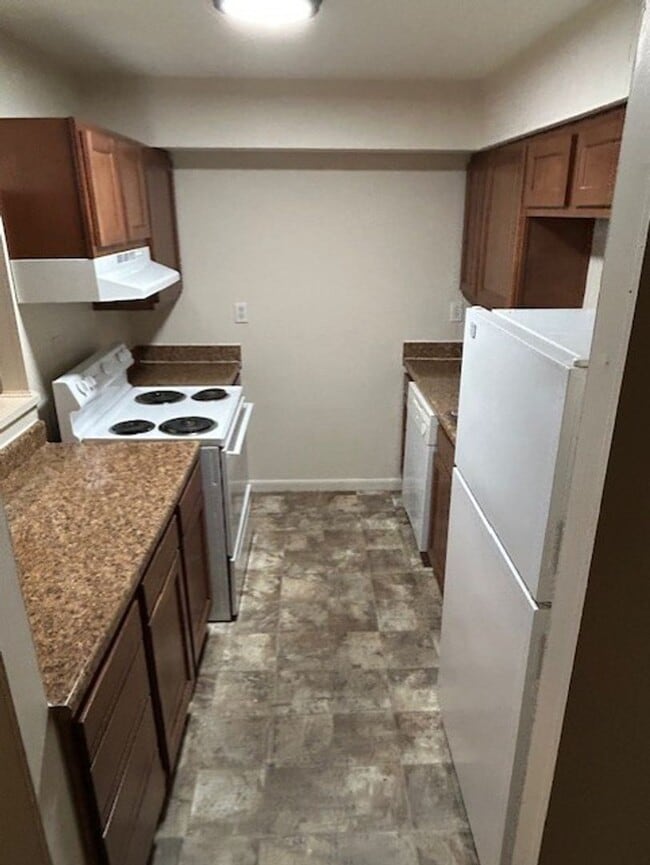 Building Photo - Convenient & Newly Updated 2-Bedroom Apart... Unit 09-1459 Henley of Troy LLC Rental