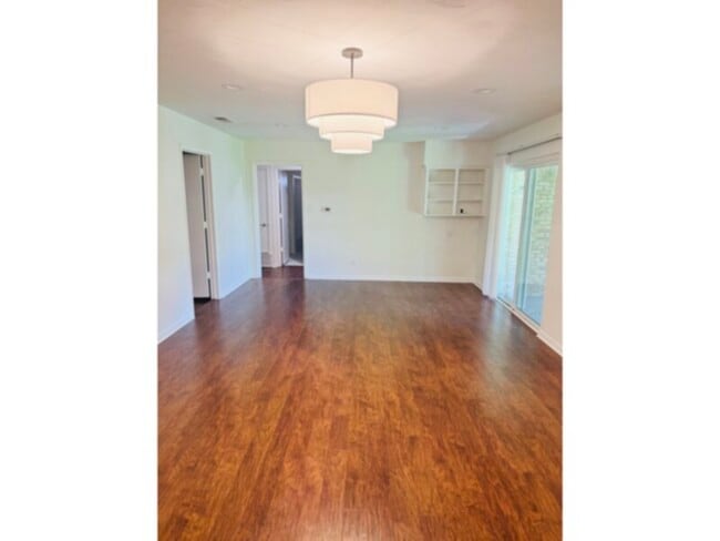 Photo - 8406 Foxwood Ln