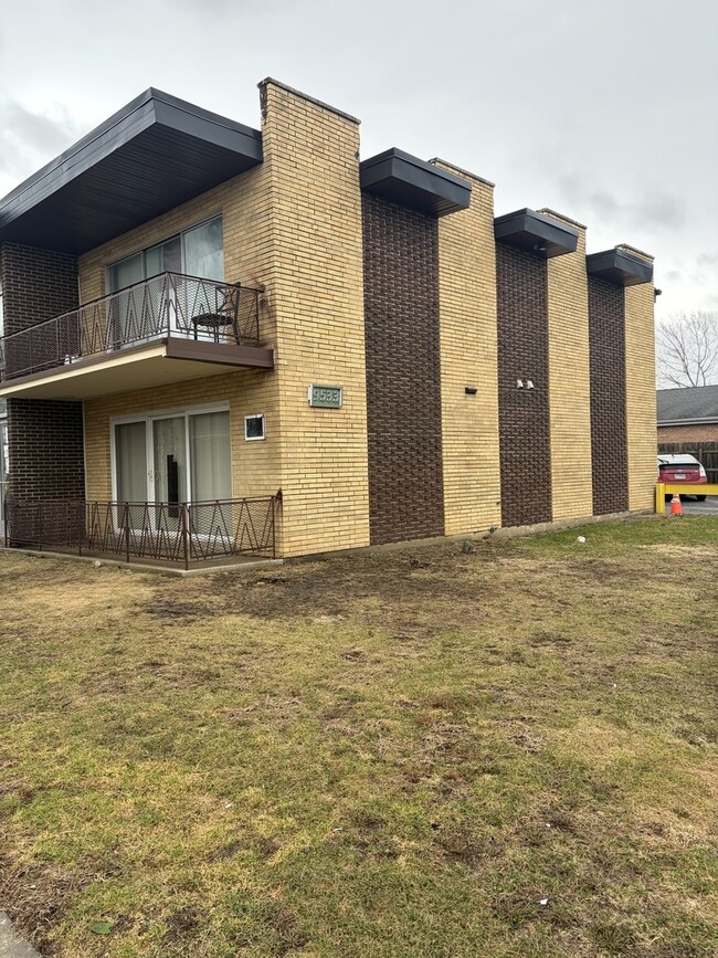 Photo - 9533 Mansfield Ave