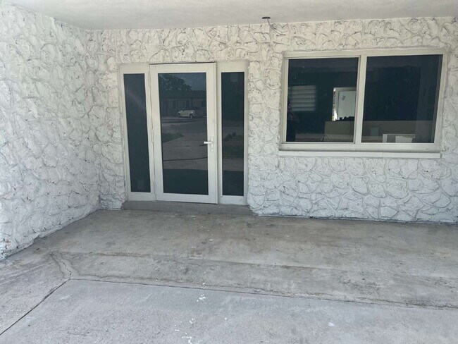 Photo - Charming 1-Bed Retreat Waterfront W/Pool W... Unit C